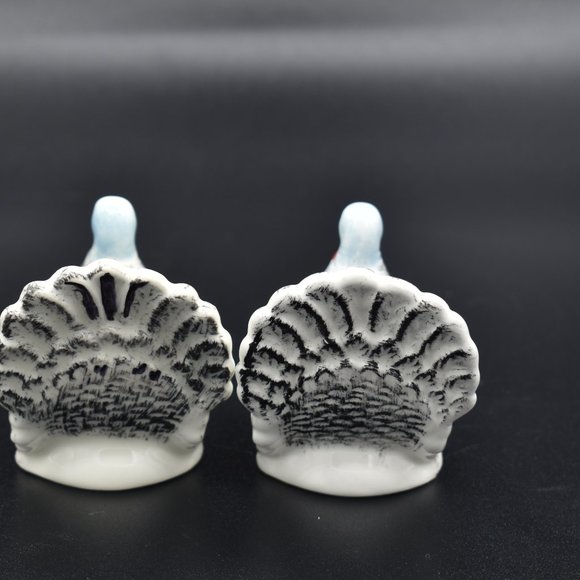 Holiday Salt and Pepper shakers 2 sets - Picture 2 of 6